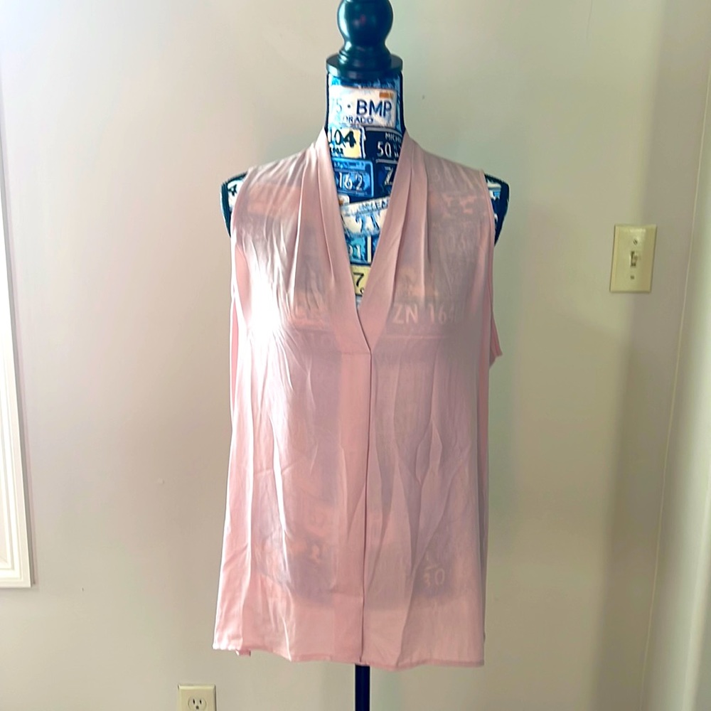 Cream Sleeveless Silk 👚 Shirt